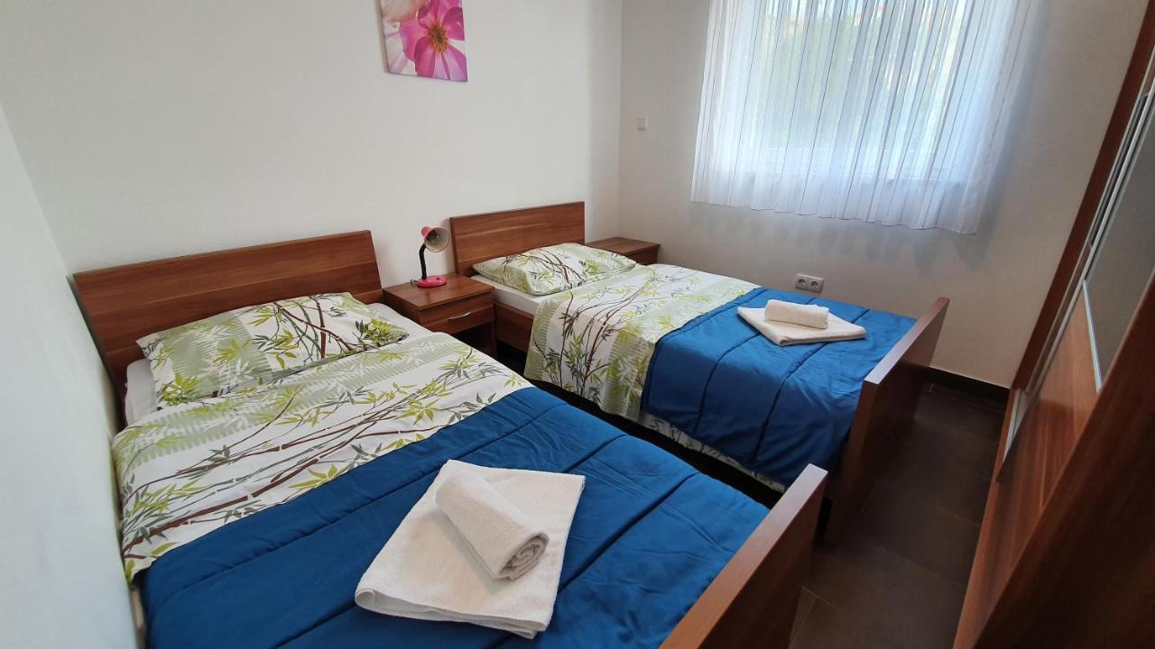 Apartments Augustin Паг Екстер'єр фото