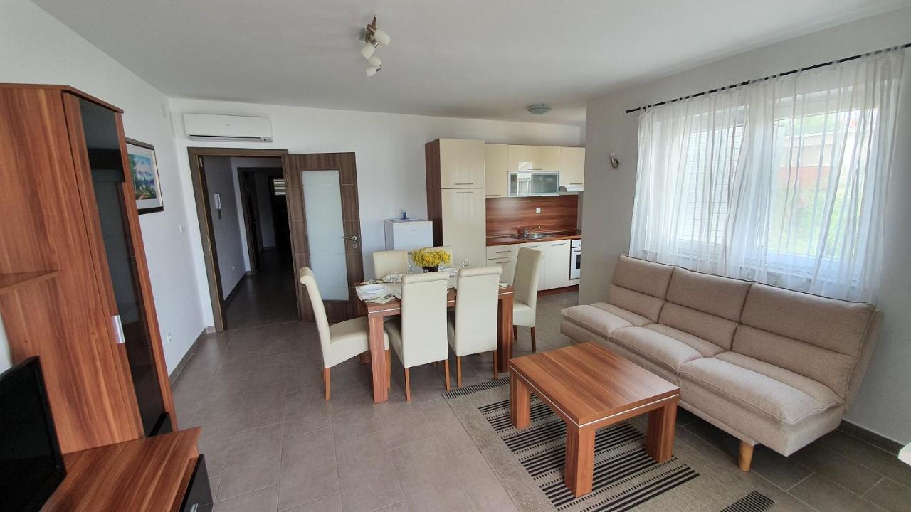 Apartments Augustin Паг Екстер'єр фото