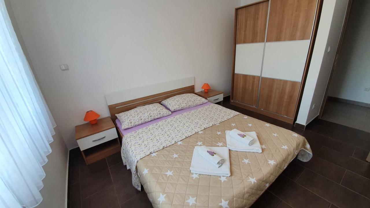 Apartments Augustin Паг Екстер'єр фото